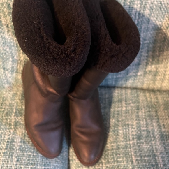 L.L. Bean Made in England Tall Black Leather Fleece Lined Boots Size 39 or 9 - Picture 4 of 6